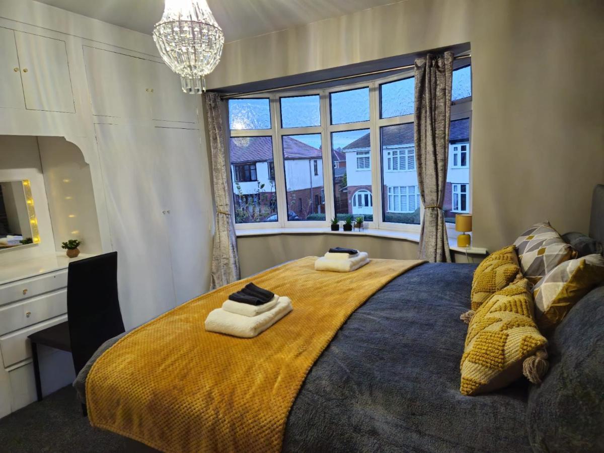 Clifton House, For Holidays, Contractors, Relocation, Work, Etc, Free Parking And Wifi Apartment