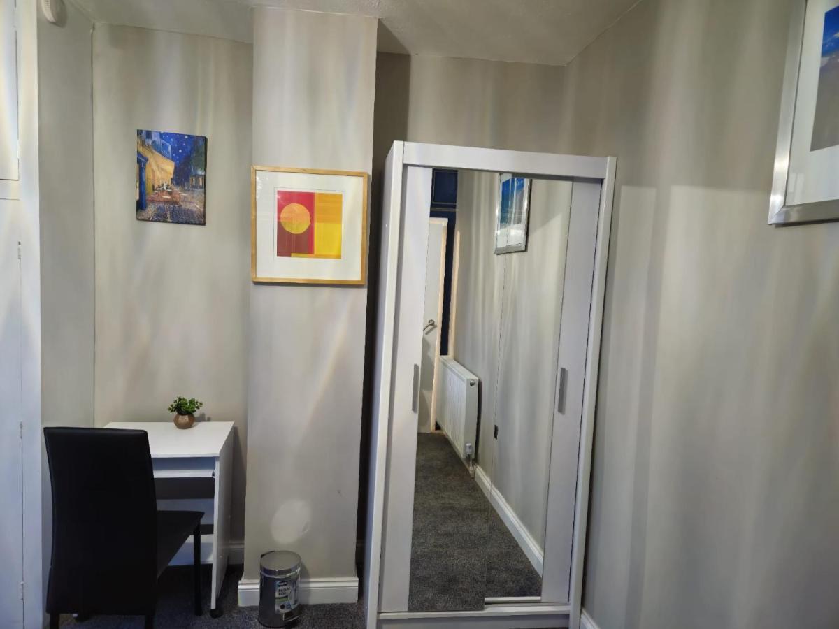 Apartment Clifton House, For Holidays, Contractors, Relocation, Work, Etc, Free Parking And Wifi *