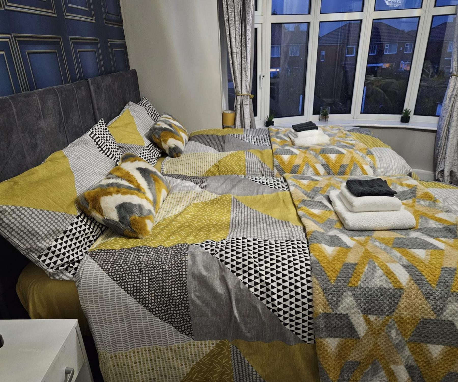 Clifton House, For Holidays, Contractors, Relocation, Work, Etc, Free Parking And Wifi Apartment *