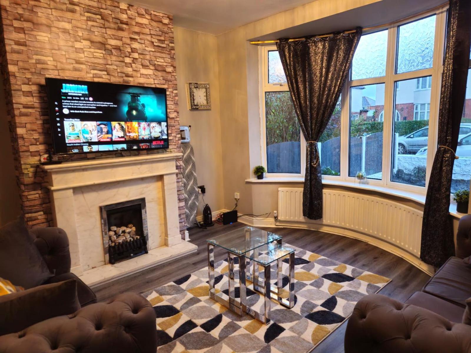 Clifton House, For Holidays, Contractors, Relocation, Work, Etc, Free Parking And Wifi Apartment *