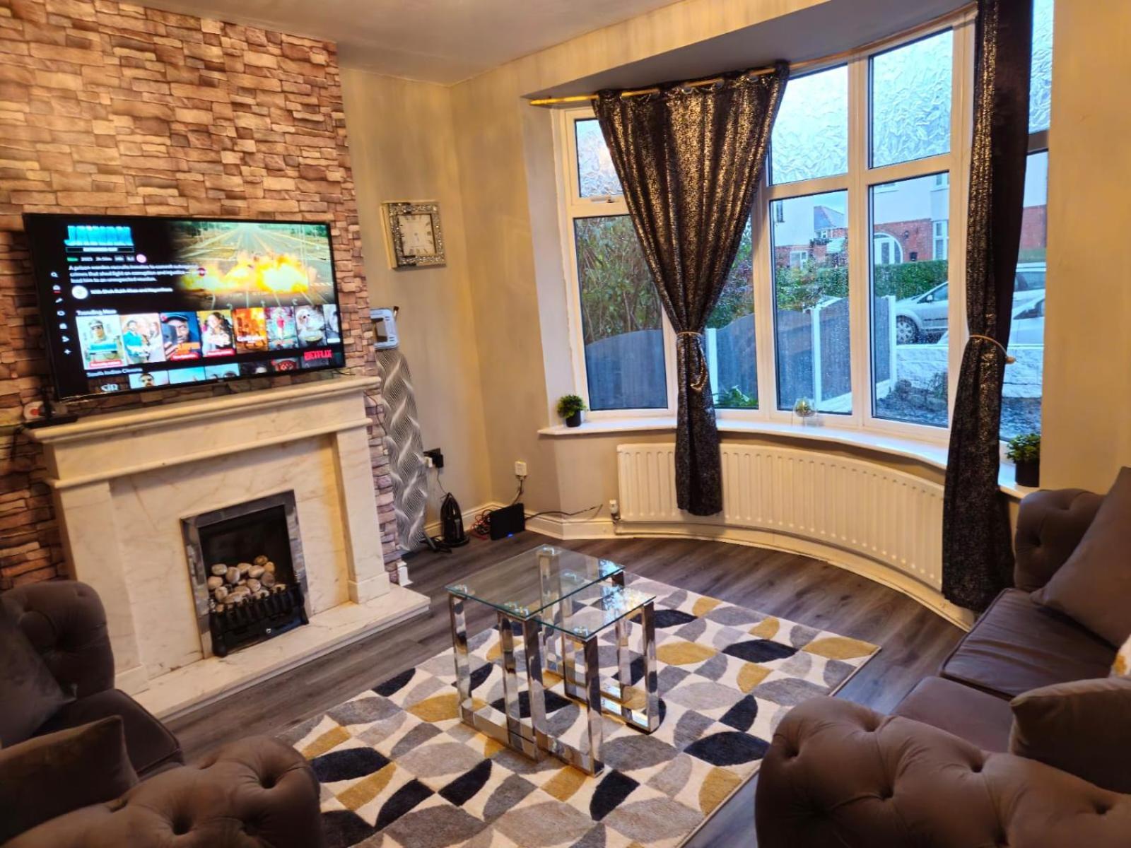 Apartment Clifton House, For Holidays, Contractors, Relocation, Work, Etc, Free Parking And Wifi